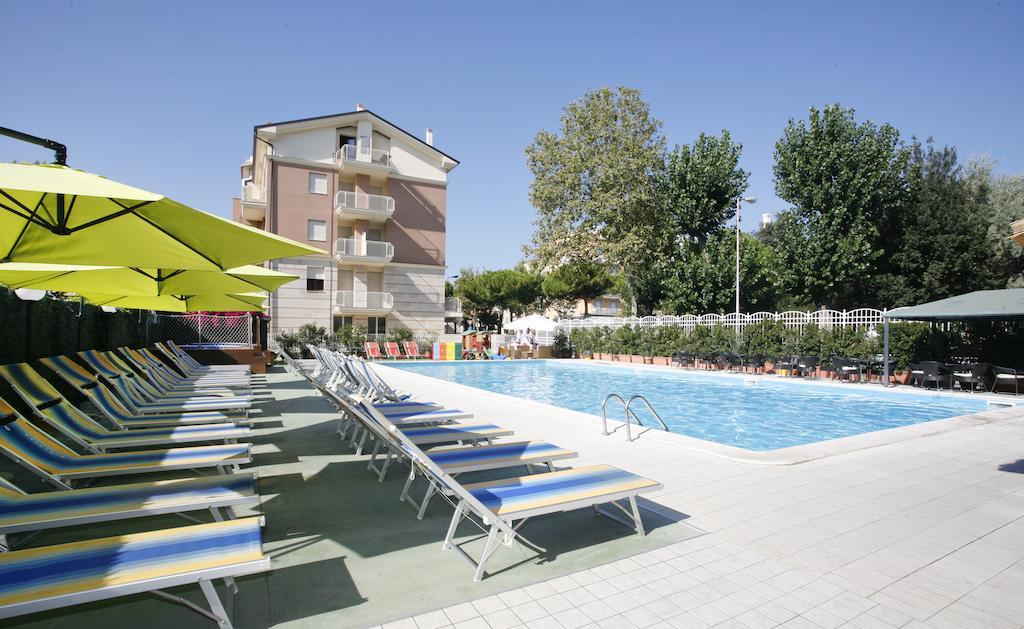 Hotel Jumbo Rimini Exterior foto